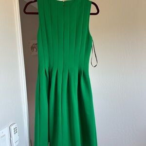 Elegant Green Sleeveless Dress